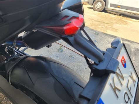 Ilustrácia štítu, ktorý odráža šípy