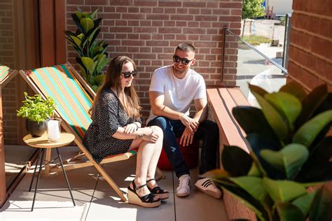 Diagram porovnávajúci družstevné bývanie a osobné vlastníctvo