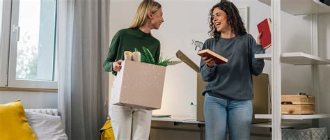 Graf porovnávajúci náklady na bývanie v podnájme a vlastnom bývaní