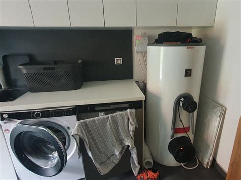 Ilustračná fotografia modernej výlevky v technickej miestnosti