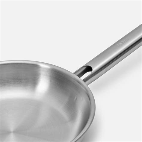 Detail nerezovej výlevky