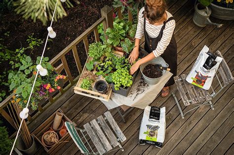 Nádoba s drenážnou vrstvou pre balkónové rastliny