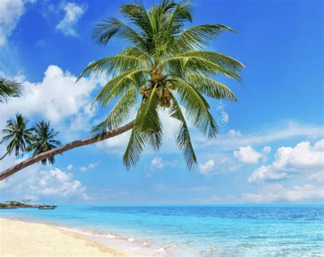 žena si hladí tvár s výrazom smútku a premýšľania