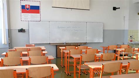 Školská trieda s učiteľom