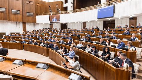 Slovenský parlament a Prezidentský palác