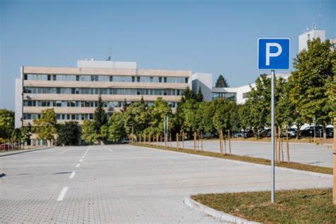 Parkovisko s garážovými a vonkajšími miestami
