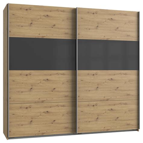 Vysoké úložné skrine až po strop