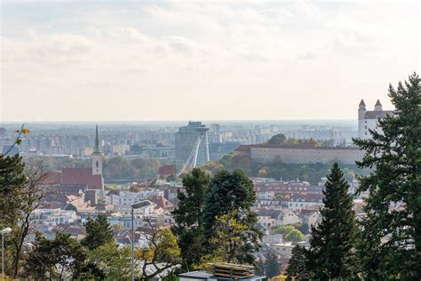 Fotografia súčasného stavu územia Zečák s výhľadom na Bratislavu
