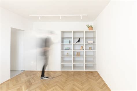 Minimalistický interiér s čistými líniami