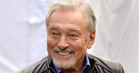 Karel Gott spieva na koncerte