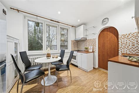 Interiér bytu s pôvodným stavom a potenciálom na rekonštrukciu