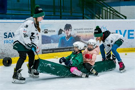 Staré hokejové fotografie s hráčmi