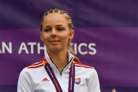 Mladá Anastasija počas juniorských pretekov.