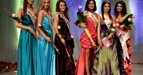 Anastasija Kuzminová na stupňoch víťazov po MS 2009.