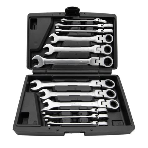 ilustrácia administratívnych dokumentov a kľúčov