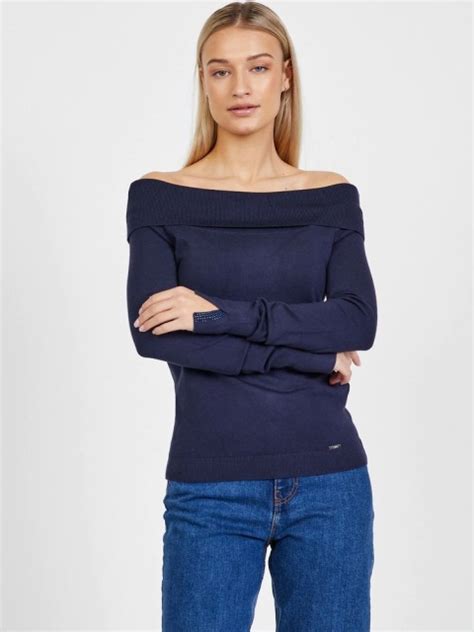 Okolie Vlčieho hrdla s jazernými ramenami a zeleňou