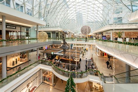 Pohľad na nákupné centrum Eurovea z Dunaja