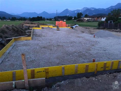 Proces betonáže základových pásov