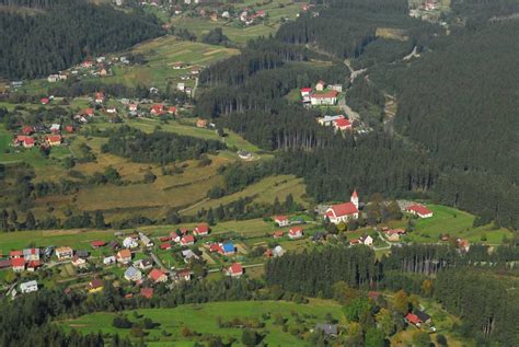 Obec Klokocov s okolickou prírodou