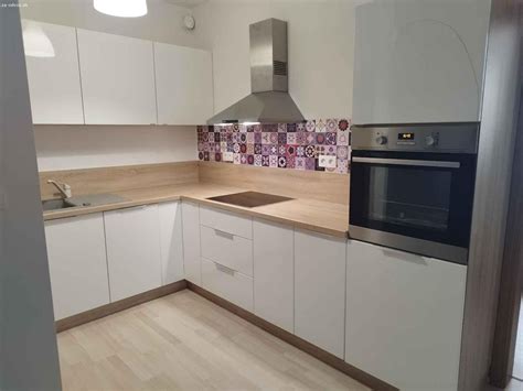 čistá a organizovaná kuchynská linka