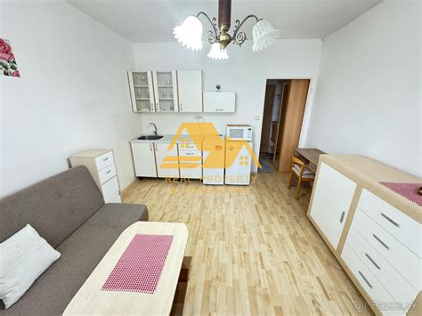 Ulica Nábrežná v Nových Zámkoch