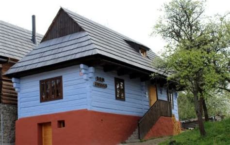 Tradičné drevenice vo Vlkolínci
