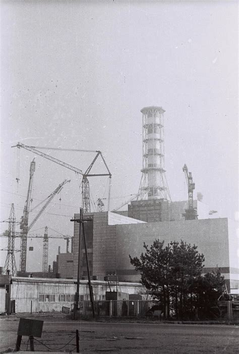 Zničená budova Černobyľskej elektrárne