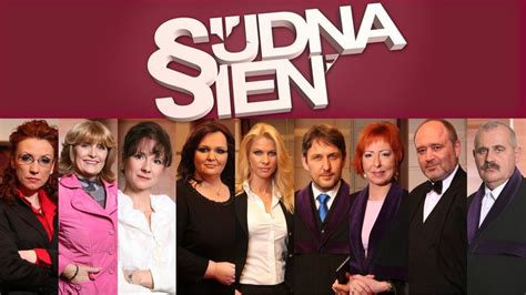 Ilustrácia súdnej siene s obvineným, obhajcom a sudcom