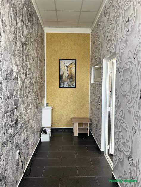 Fotografia ilustrujúca typický urbánny priestor (ulica, dvor)