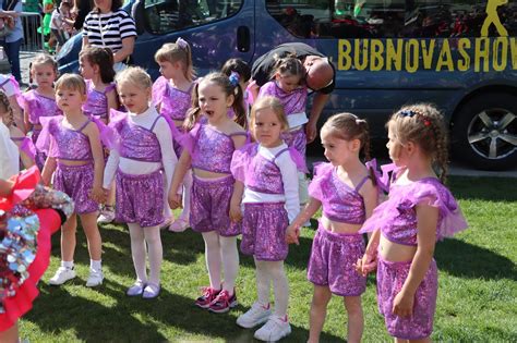 Tanečná skupina FRIMART počas vystúpenia