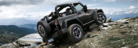 Jeep Wrangler v teréne