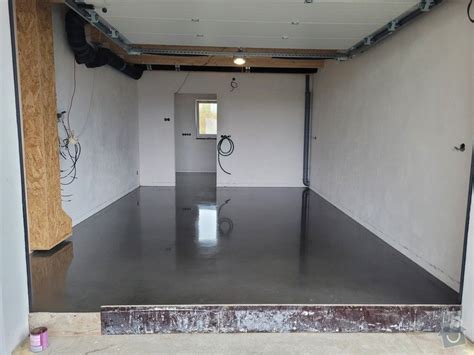 Betónová podlaha garáže pred renováciou