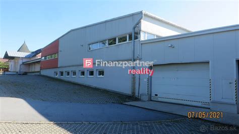 Fotografia zatepleného polyfunkčného objektu