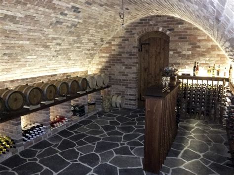 Interiér vínnej pivnice