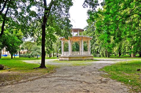 Park pri jazere v Košiciach