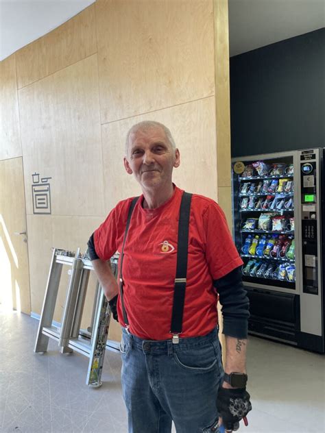 Ilustrácia znázorňujúca rôzne životné cesty a rozhodnutia