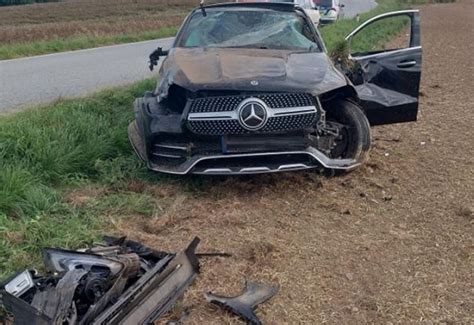 poškodené auto po vandalizme