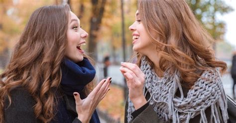 Ilustrácia dvoch ľudí pri rozhovore