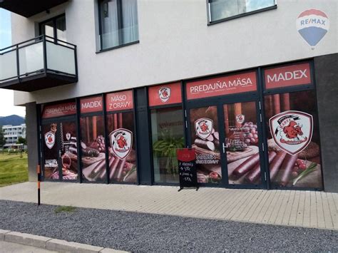 Zabehnutá predajňa mäsa v centre Ružomberka