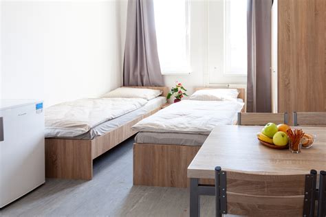 Interiér ubytovne s bunkovým systémom