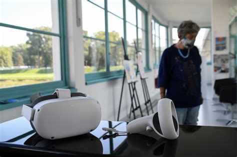 Ilustrácia techniky dvoch stoličiek vo virtuálnej realite