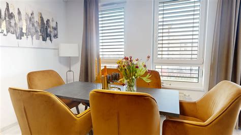 moderný autobus s klimatizáciou