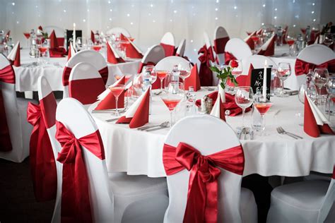 Svadobná hostina v prírode