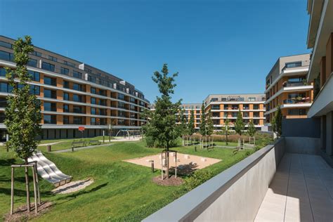 Moderná architektúra obytného komplexu Nový Ružinov