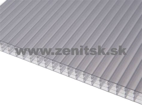 komôrkový polykarbonát na prístrešku