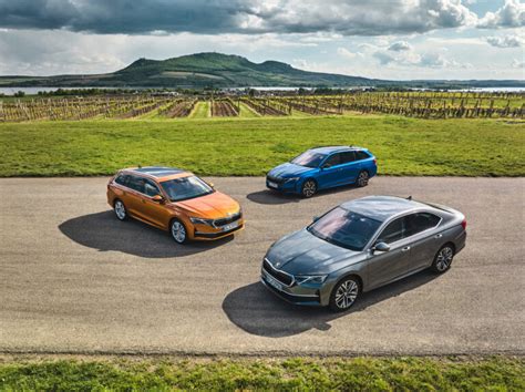 Fotografia predajne B2B AUTO s.r.o. s vystavenými vozidlami Škoda