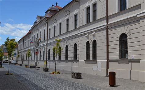 Pohľad na Mestský úrad v Ružomberku