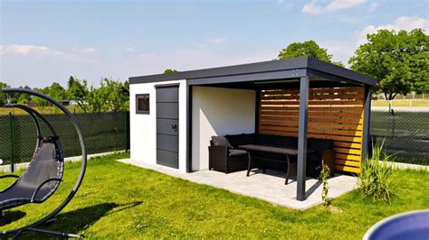 Moderný záhradný domček s prístreškom