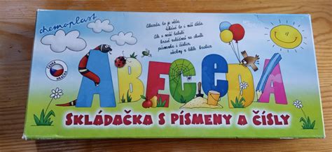 Ilustrácia mriežky s písmenami pre slovnú hru