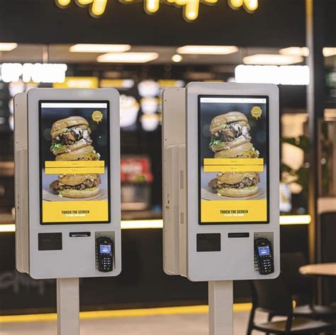 Ilustrácia samoobslužného kiosku McDonald's